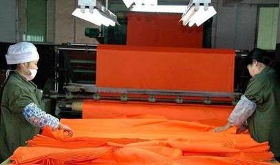 关爱女职工 纺织印染行业中的纺织加工女工